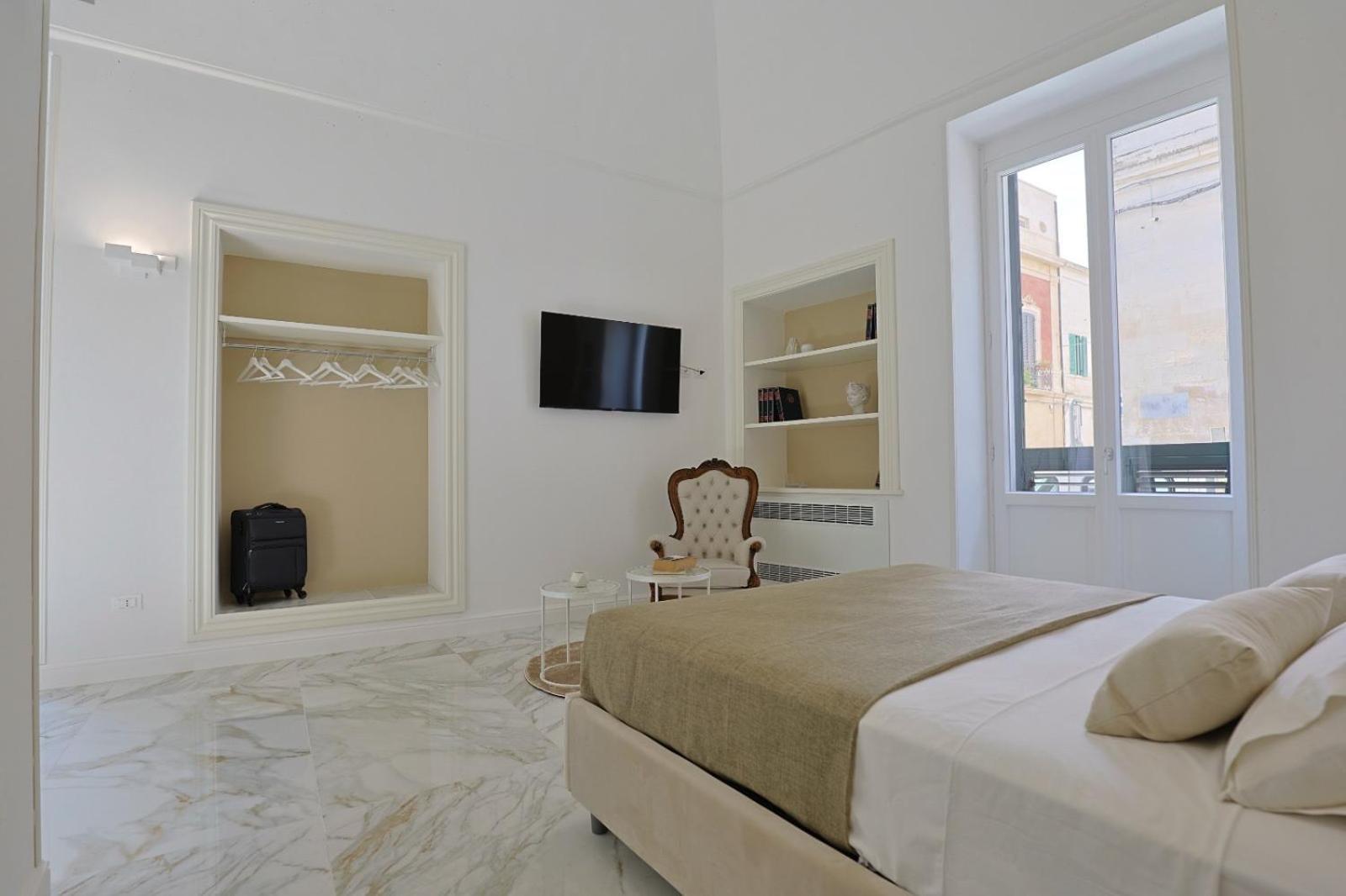 Palazzo Cavour Bed & Breakfast Lecce Exterior photo