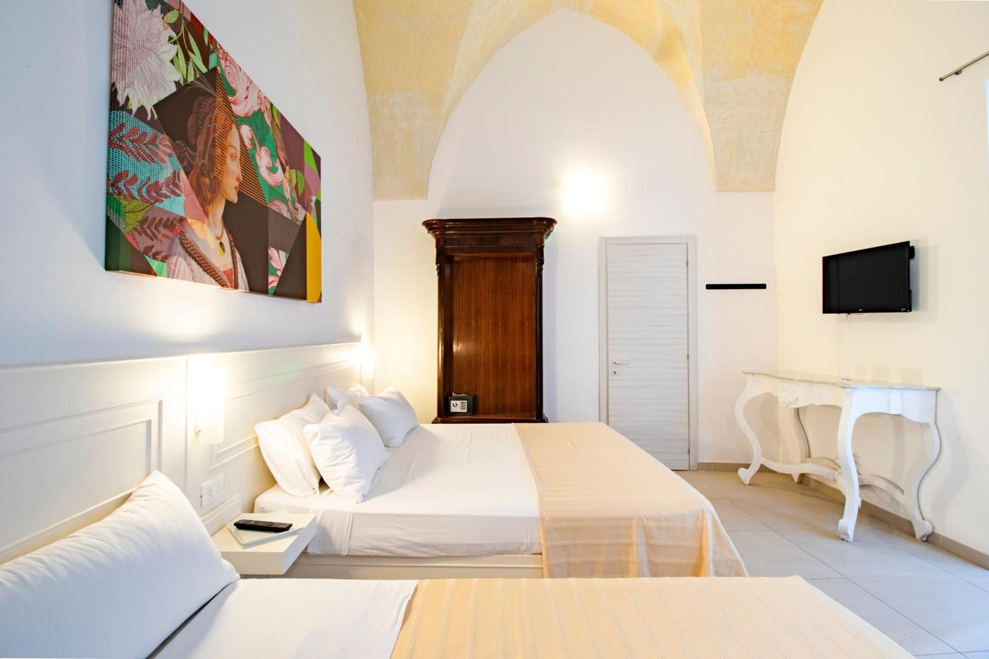 Palazzo Cavour Bed & Breakfast Lecce Exterior photo